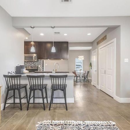 Cozy 2 Bed Townhome Near The Hospital Lafayette Esterno foto