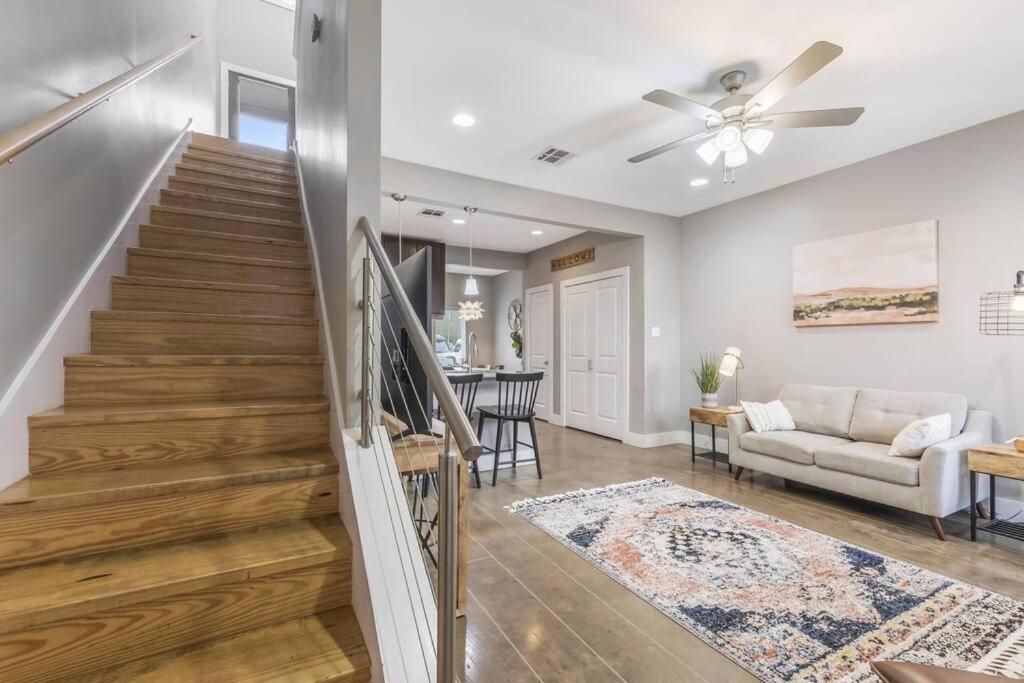 Cozy 2 Bed Townhome Near The Hospital Lafayette Esterno foto