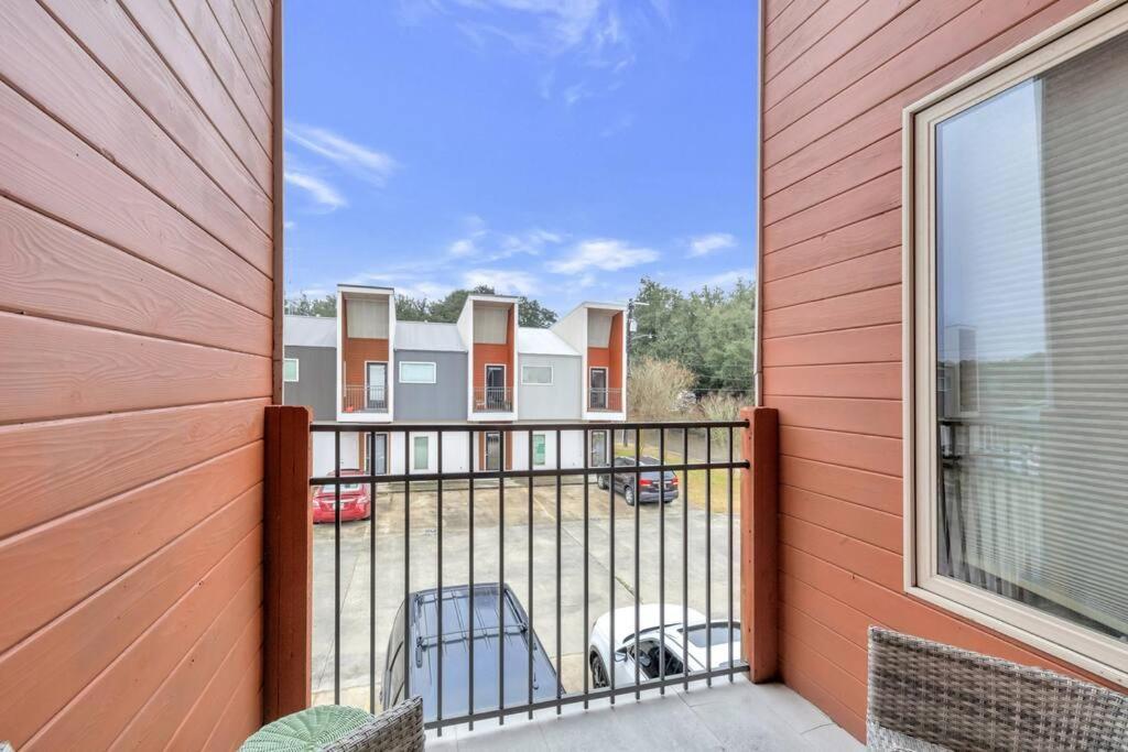 Cozy 2 Bed Townhome Near The Hospital Lafayette Esterno foto